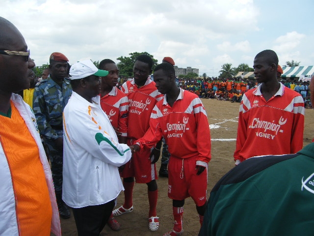Le président Bédié, hier, à Abobo : “Patientez encore cette semaine pour la date des élections”